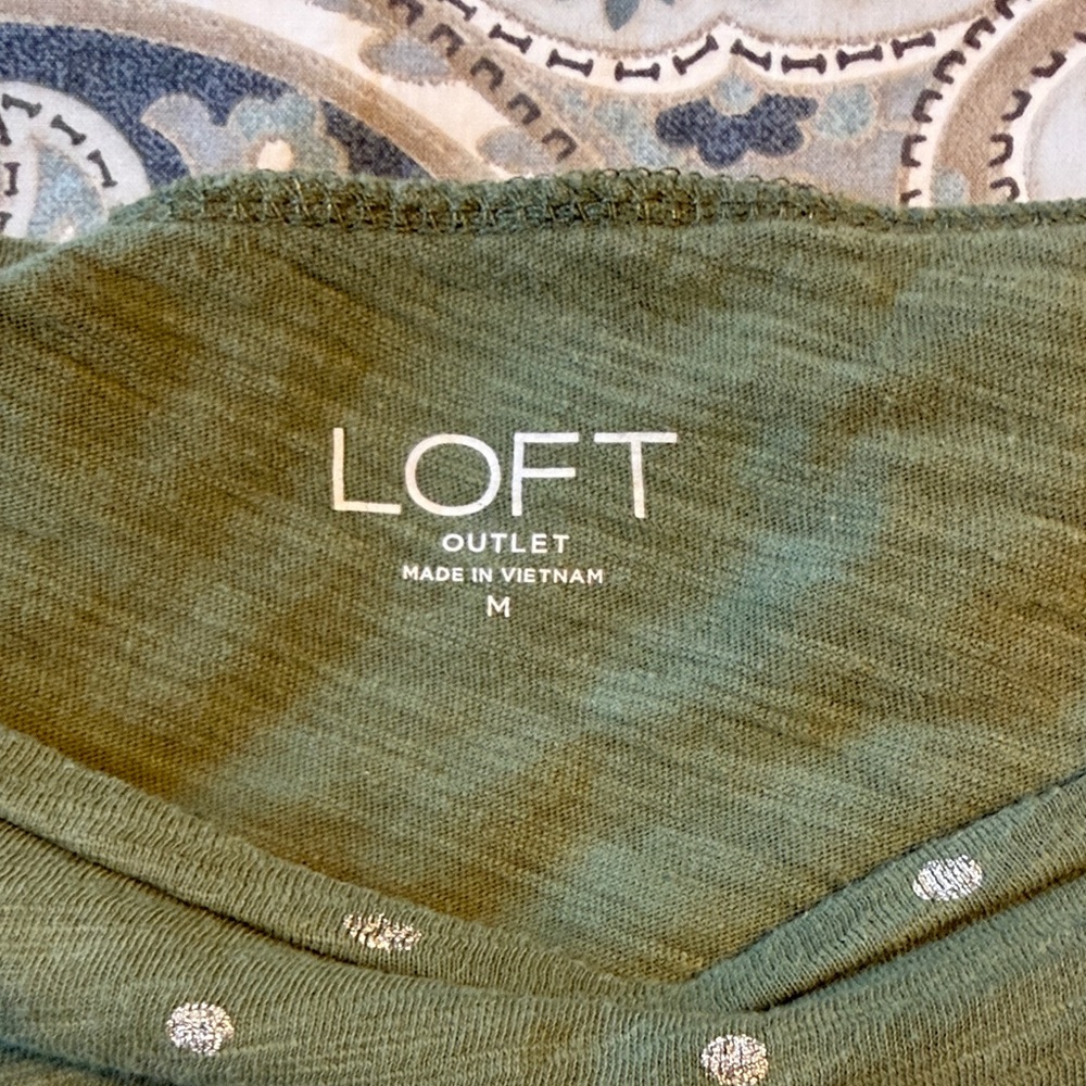 LOFT Olive Green Dotted T-Shirt - Picture 2 of 5